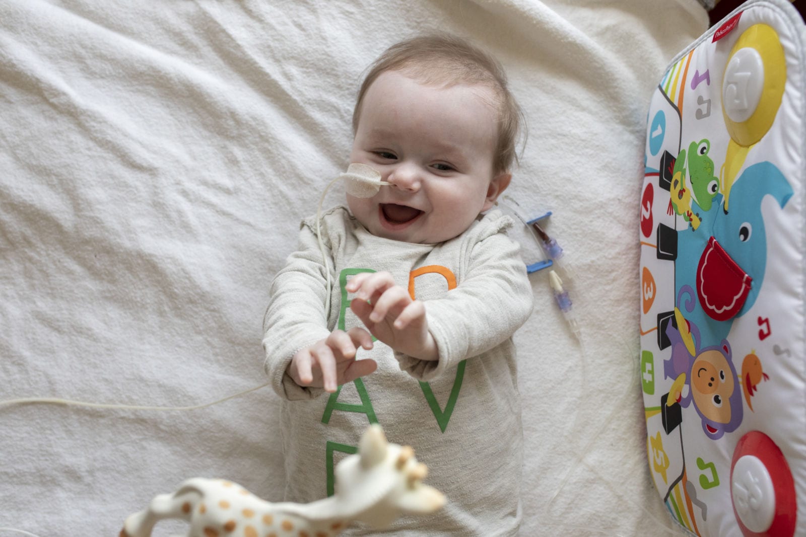 Foto's in het ziekenhuis, baby 7 maanden 3 keer geopereerd.