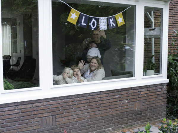 Newbornshoot in De Bilt bij kleine Loek met zijn grote broer en zus.